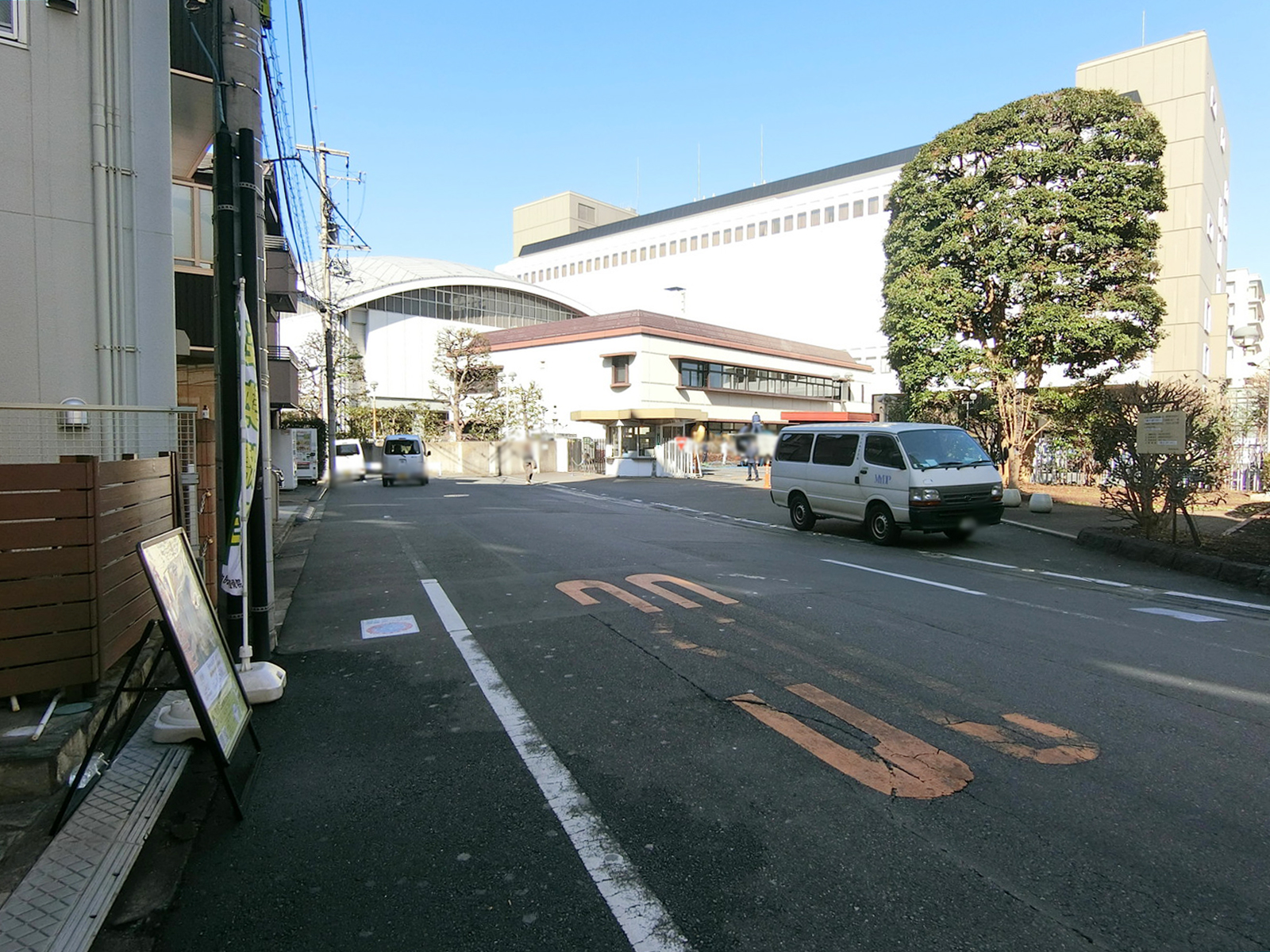 レジーナ池尻前面の通り