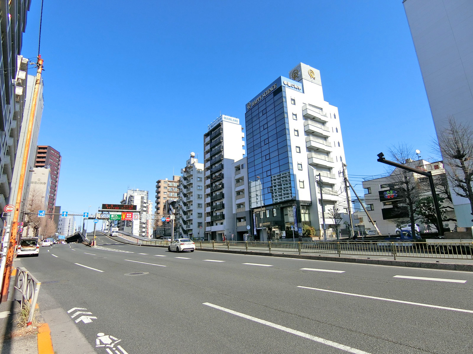 第二京浜沿いに立地