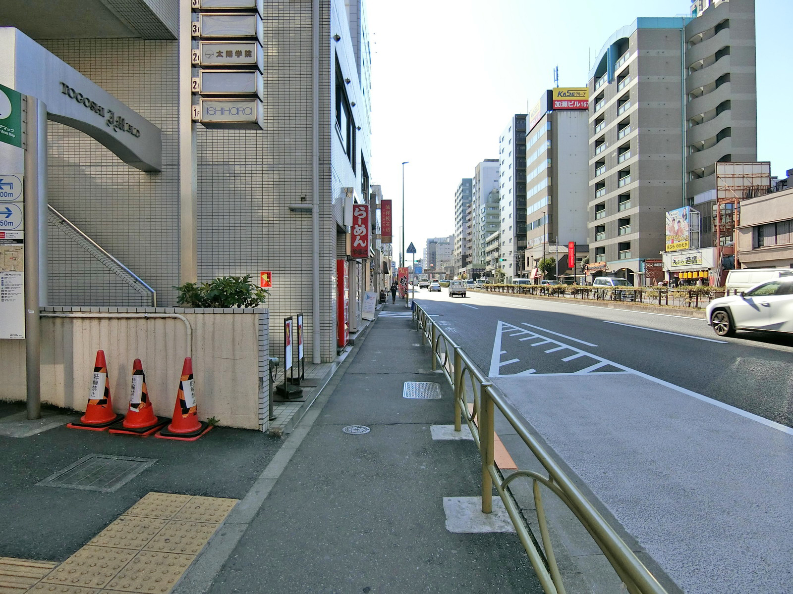 戸越銀座フロント前面の通り