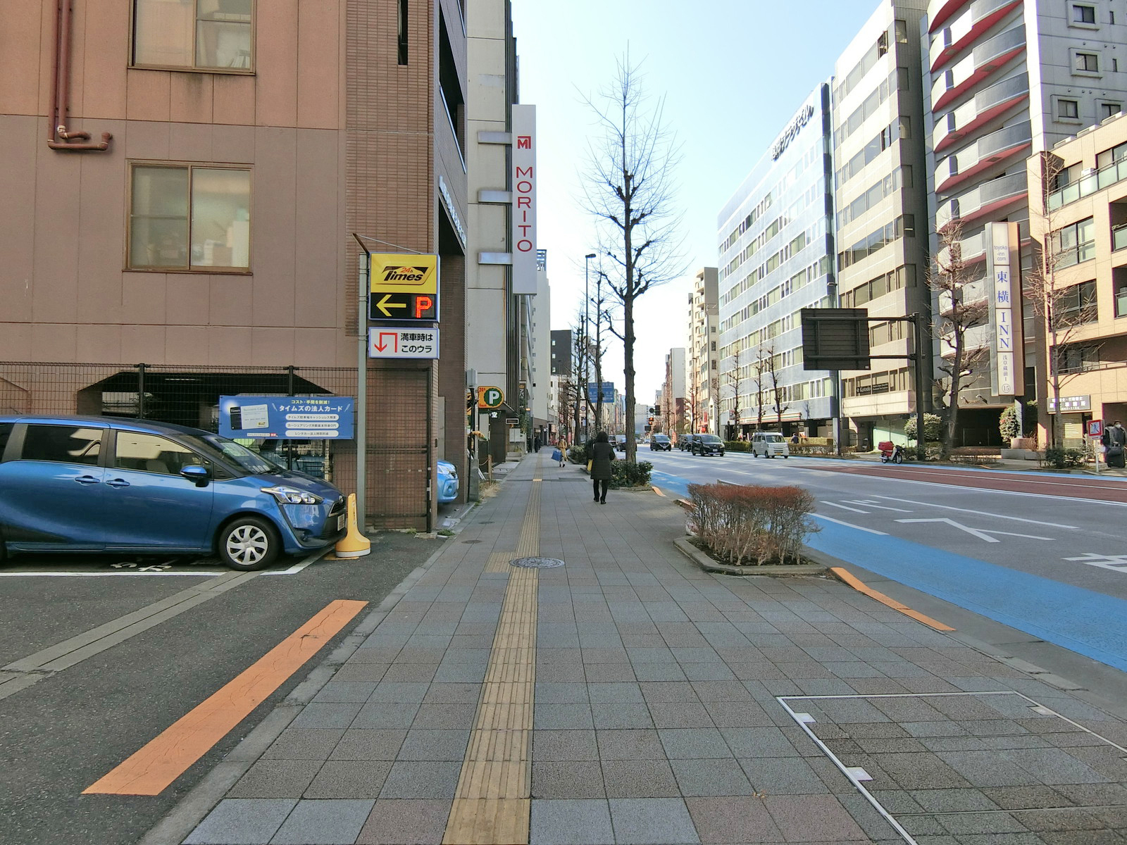ヨシクニ駒形ビル前面の通り