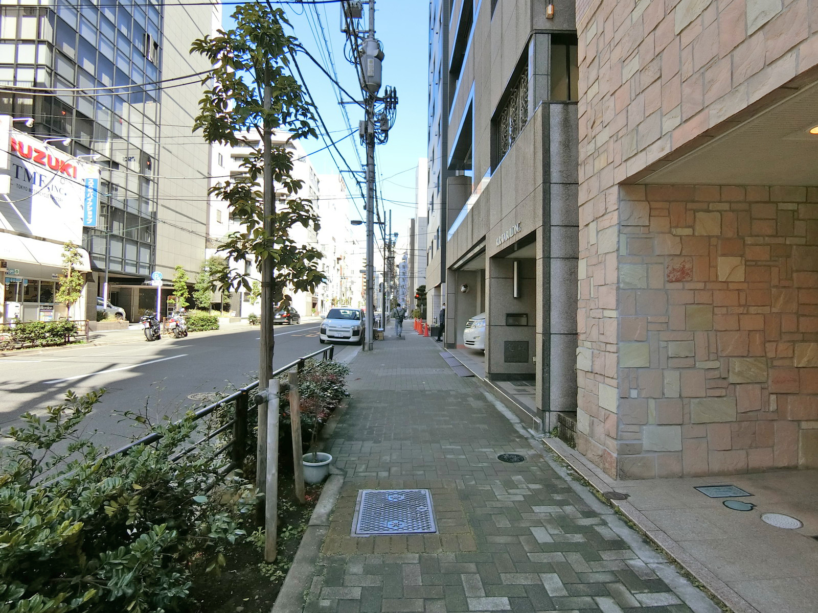 緑川第二ビル前面の通り