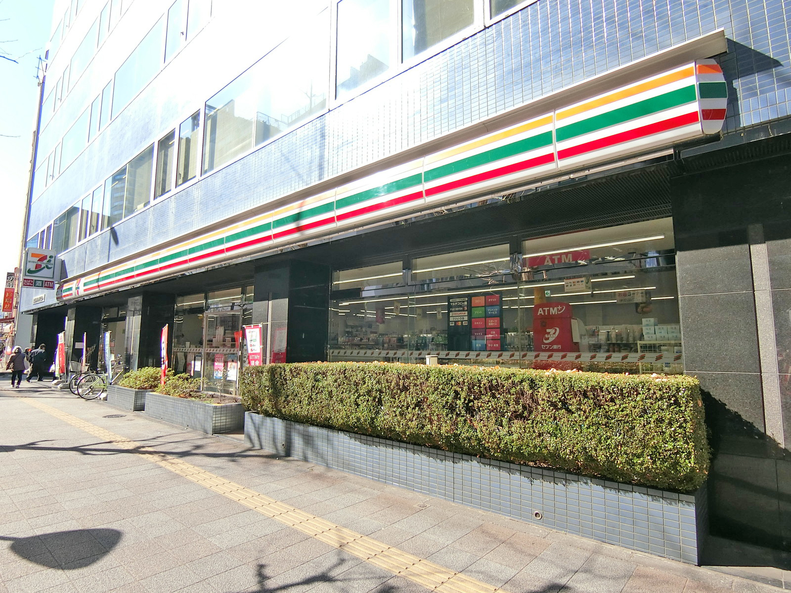 徒歩1分のセブンイレブン台東駒形一丁目店