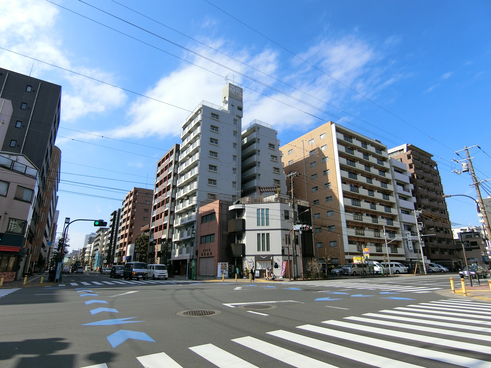 付近の亀沢4丁目交差点