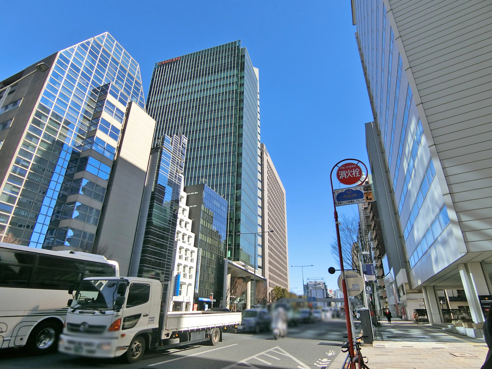 付近の青山通り