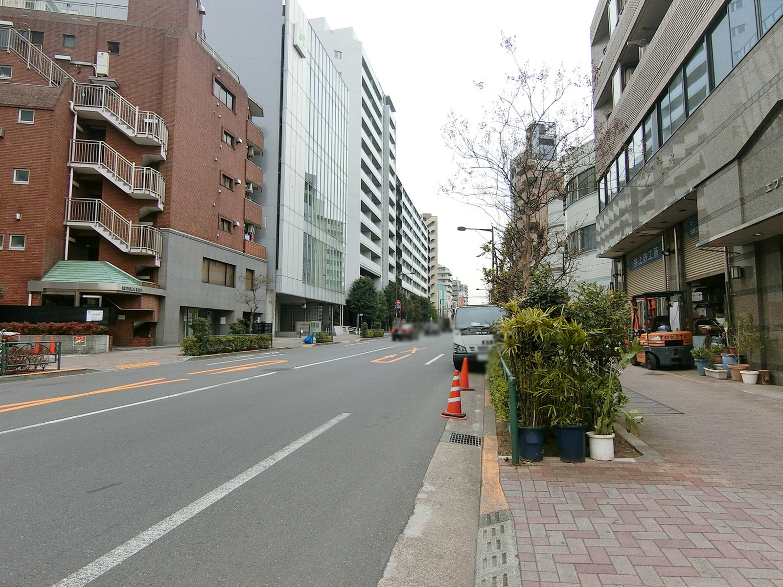 第3小河原ビル前面の方南通り
