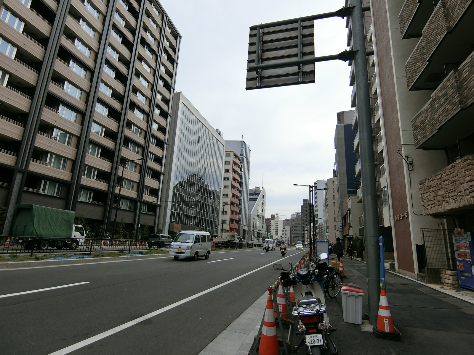 タムラビル前面の通り