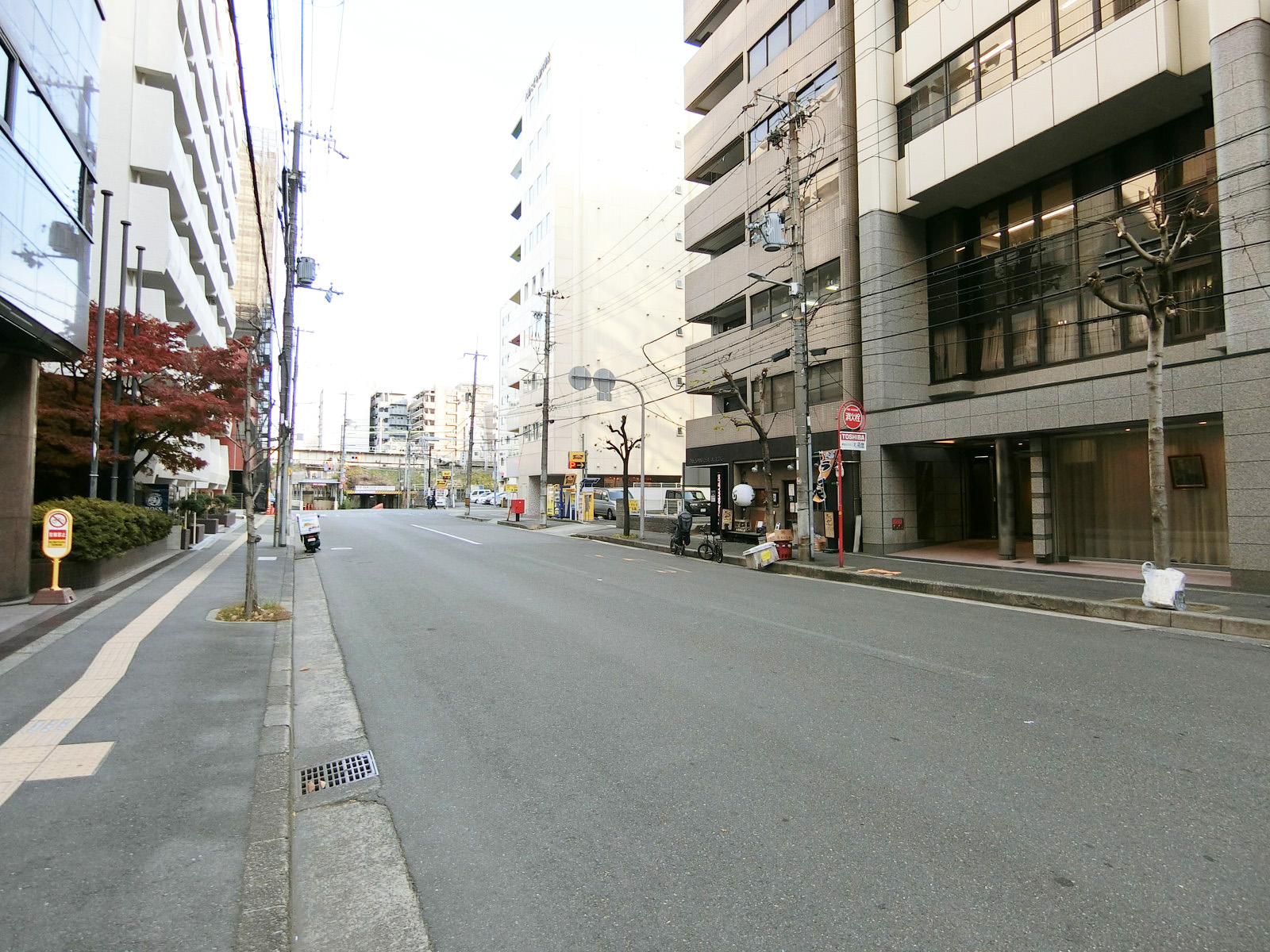 アストロ新大阪ビル前面の通り