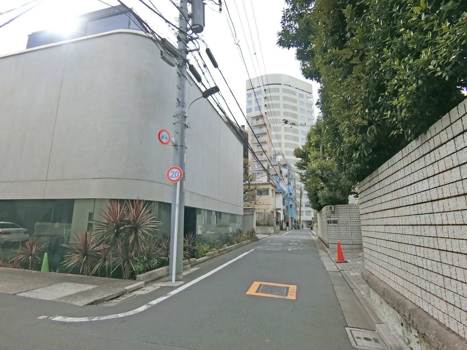 周辺は閑静なエリア