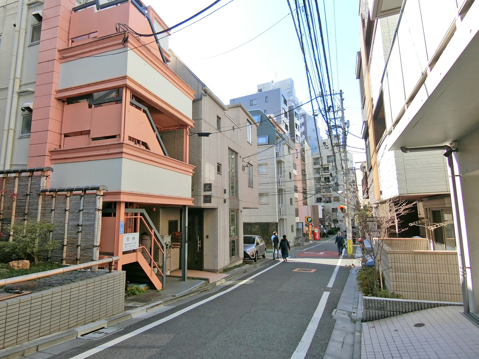 周辺は閑静なエリア
