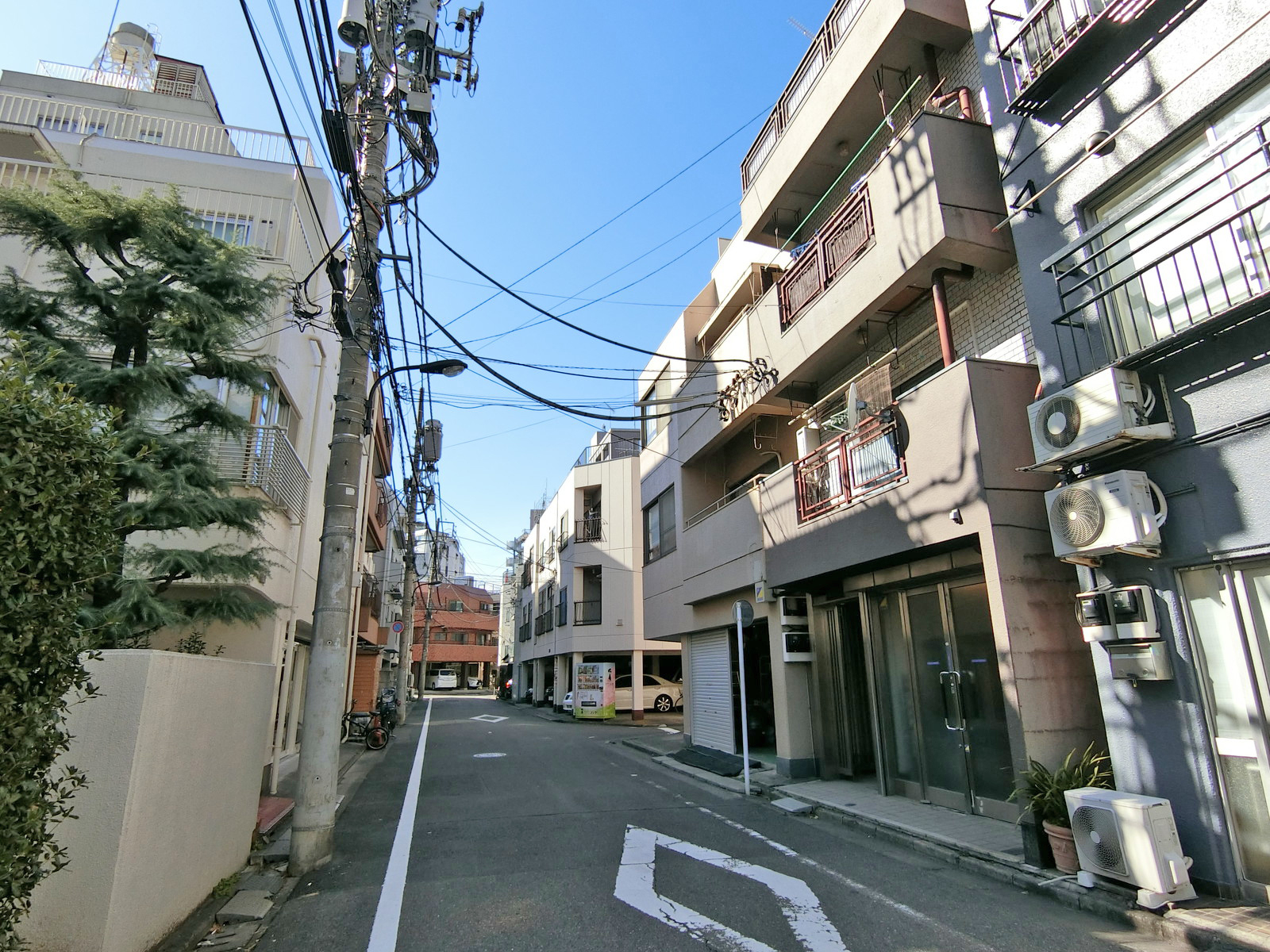周辺は閑静なエリア