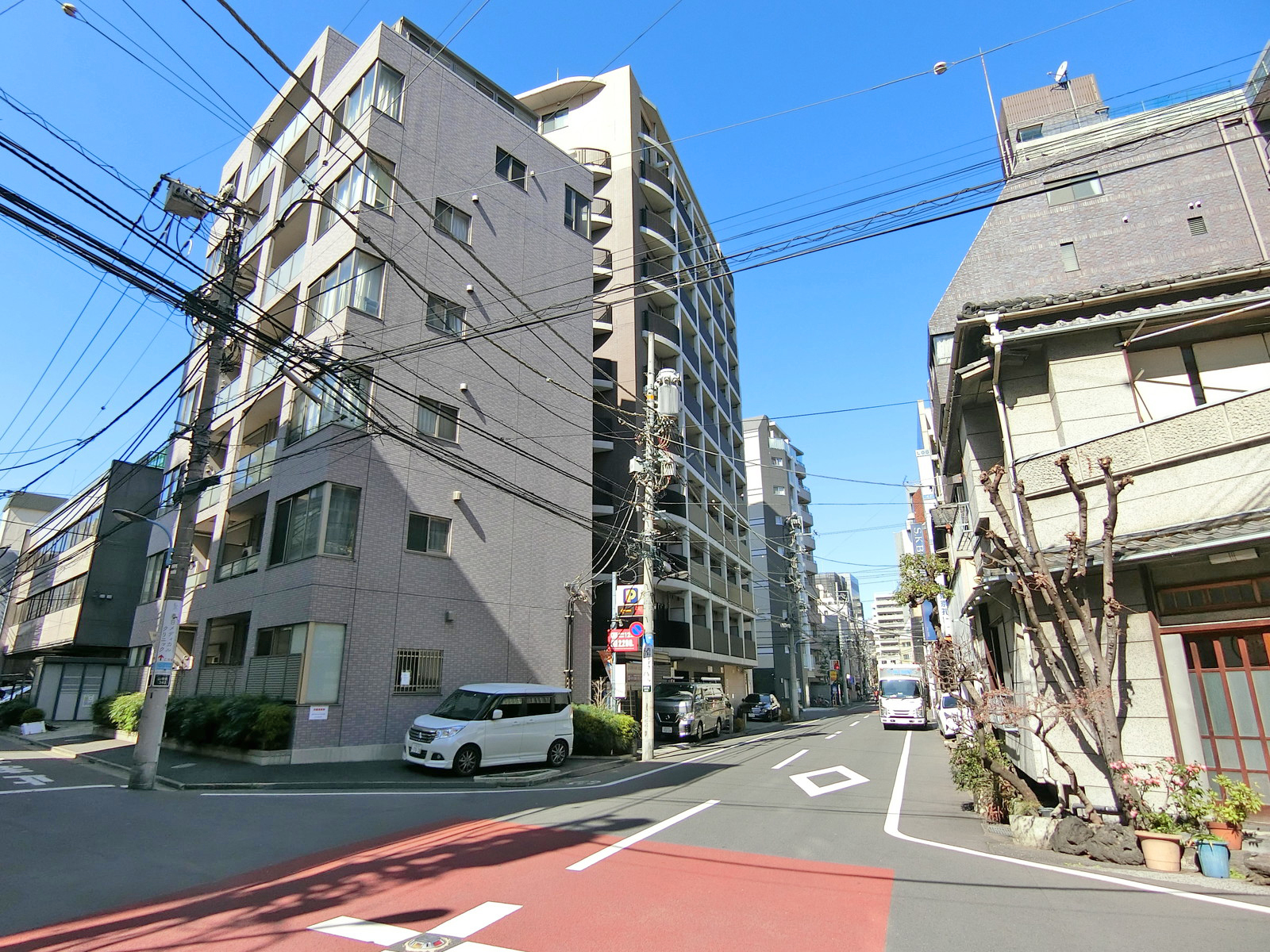 周辺は閑静なエリア