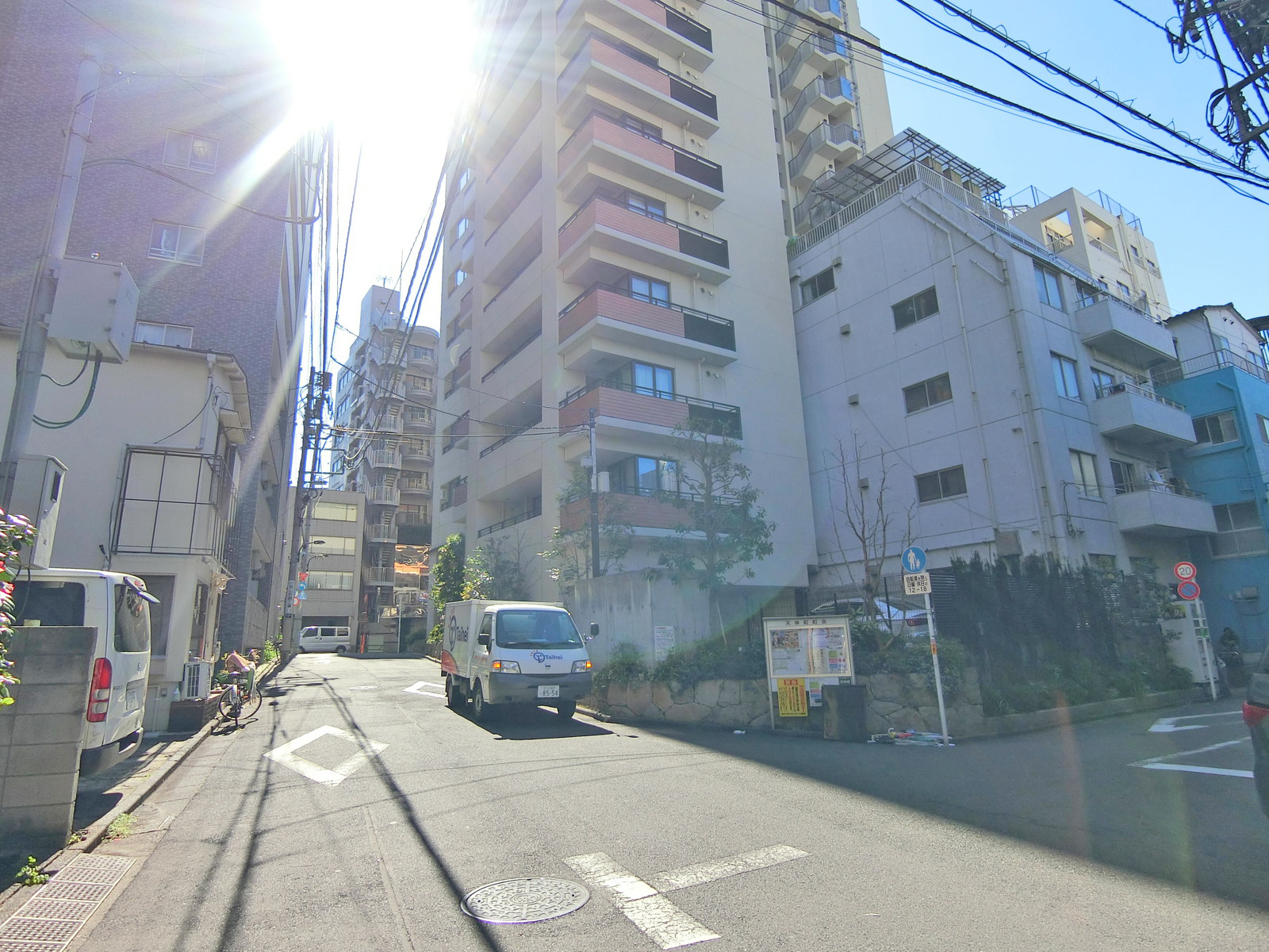 周辺は閑静なエリア
