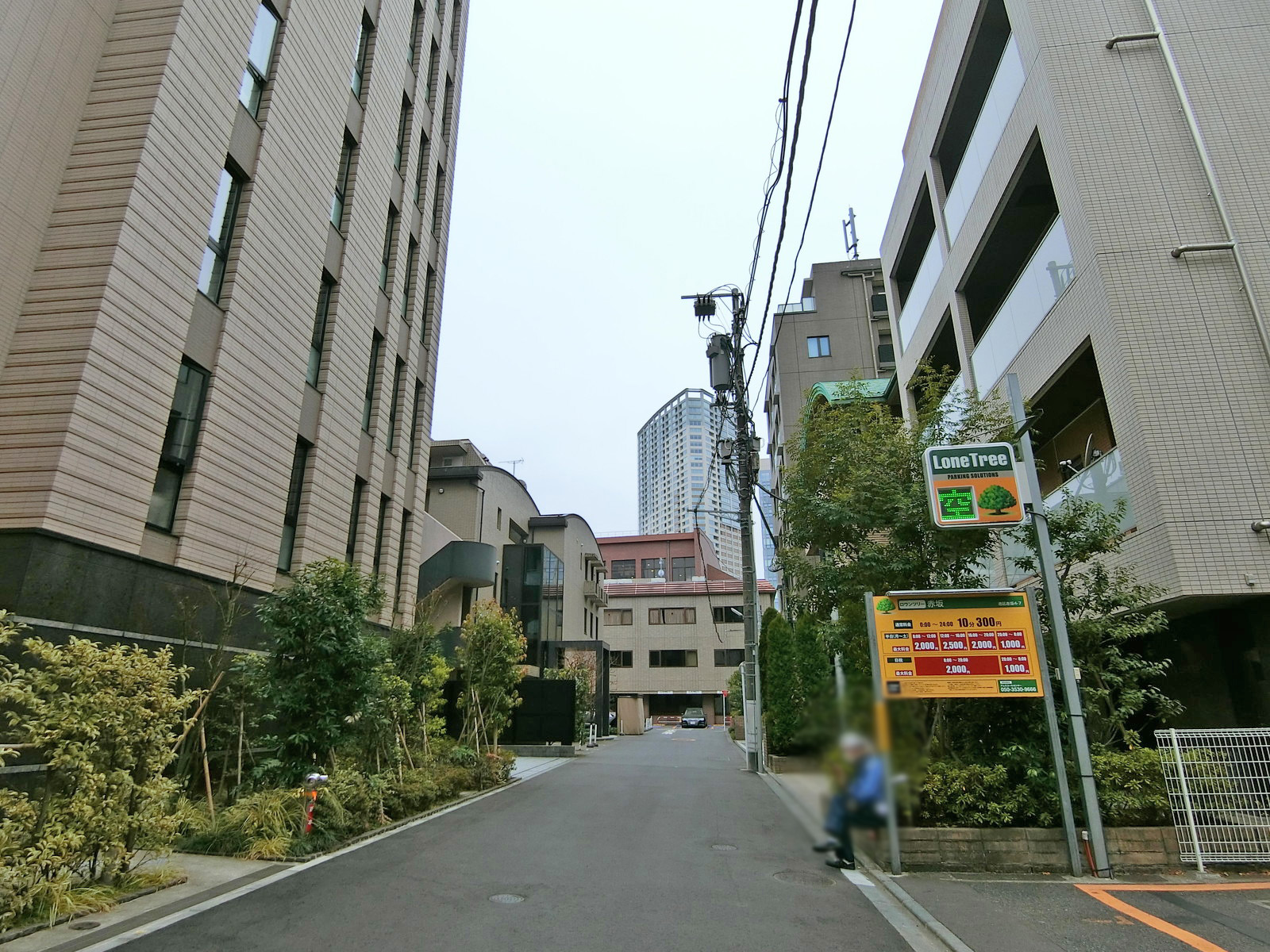 赤坂オルムビル前面の通り
