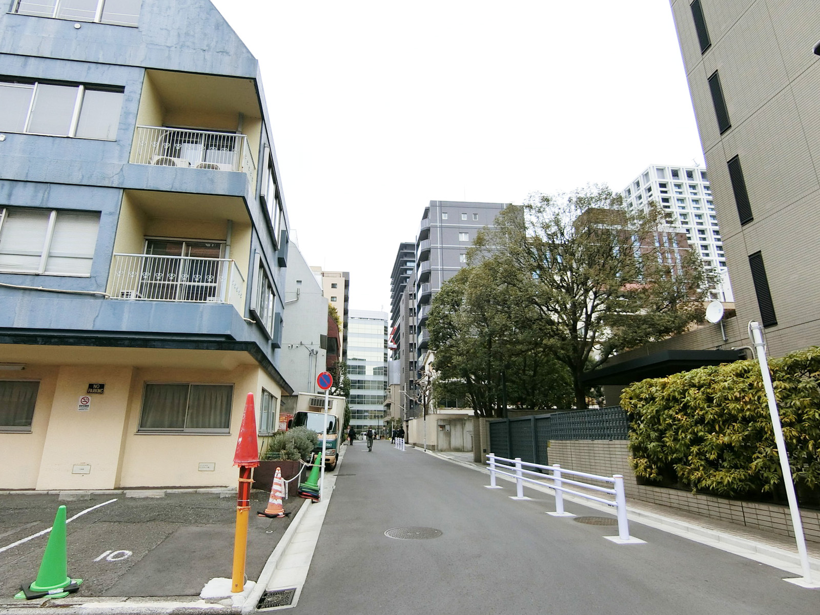 周辺は落ち着いた雰囲気のエリア