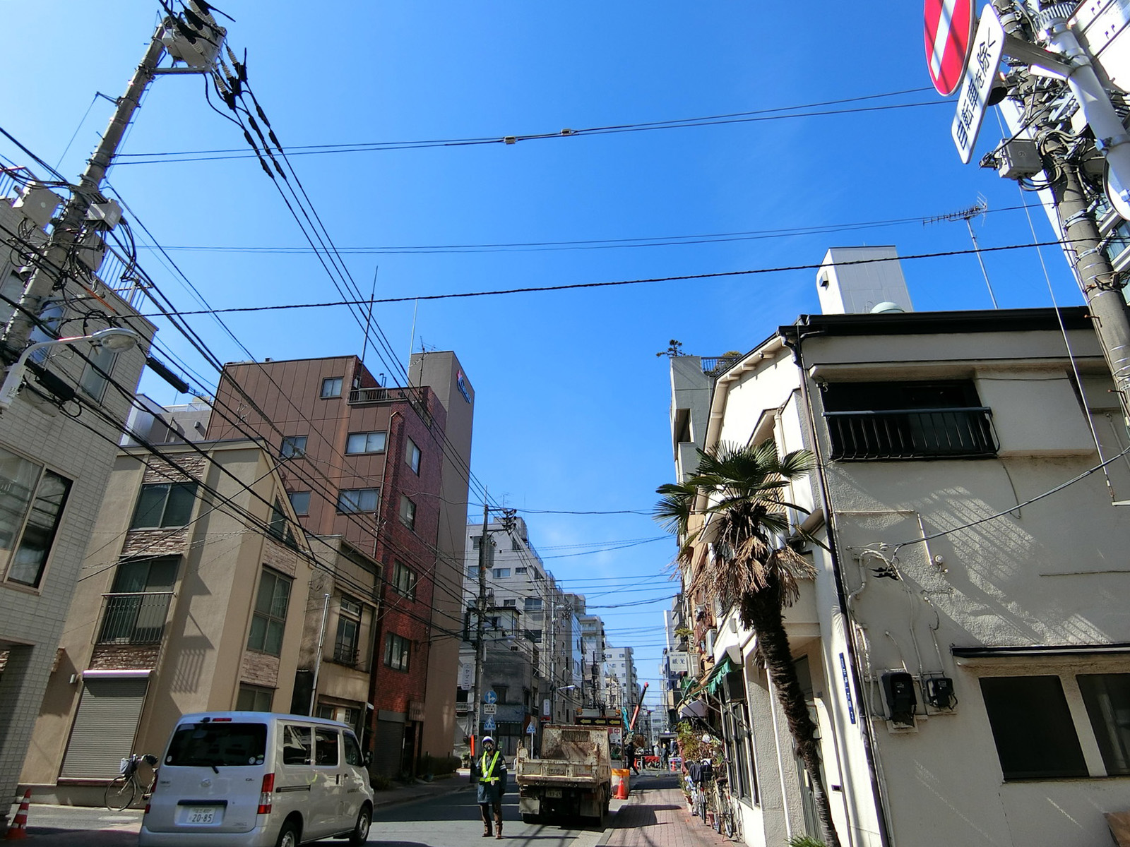 周辺は住宅街