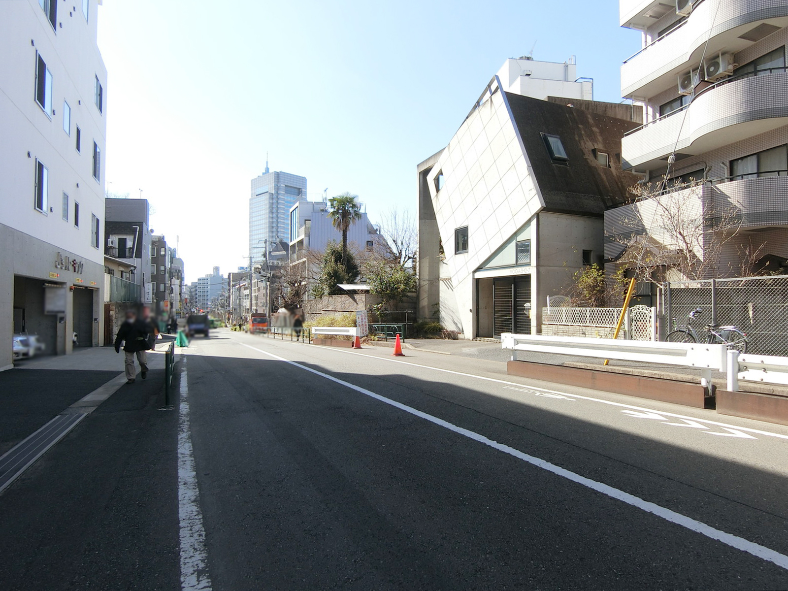 ブリュンヒルデ前面の瀬田貫井線