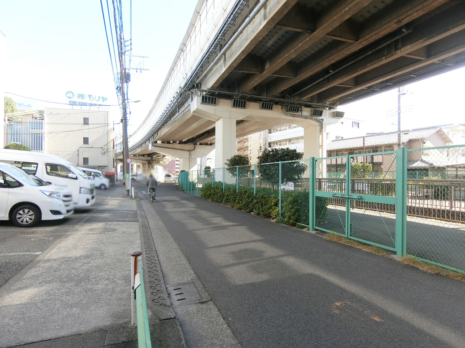 イイダアネックス1前面の通り