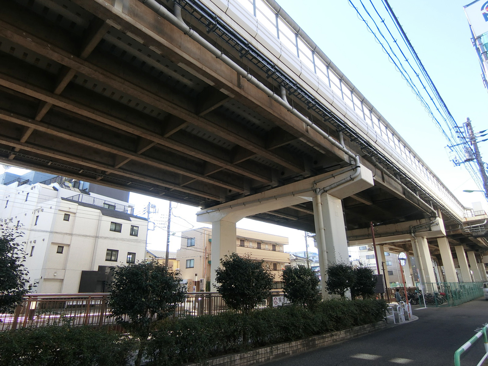 近くの首都高速3号渋谷線
