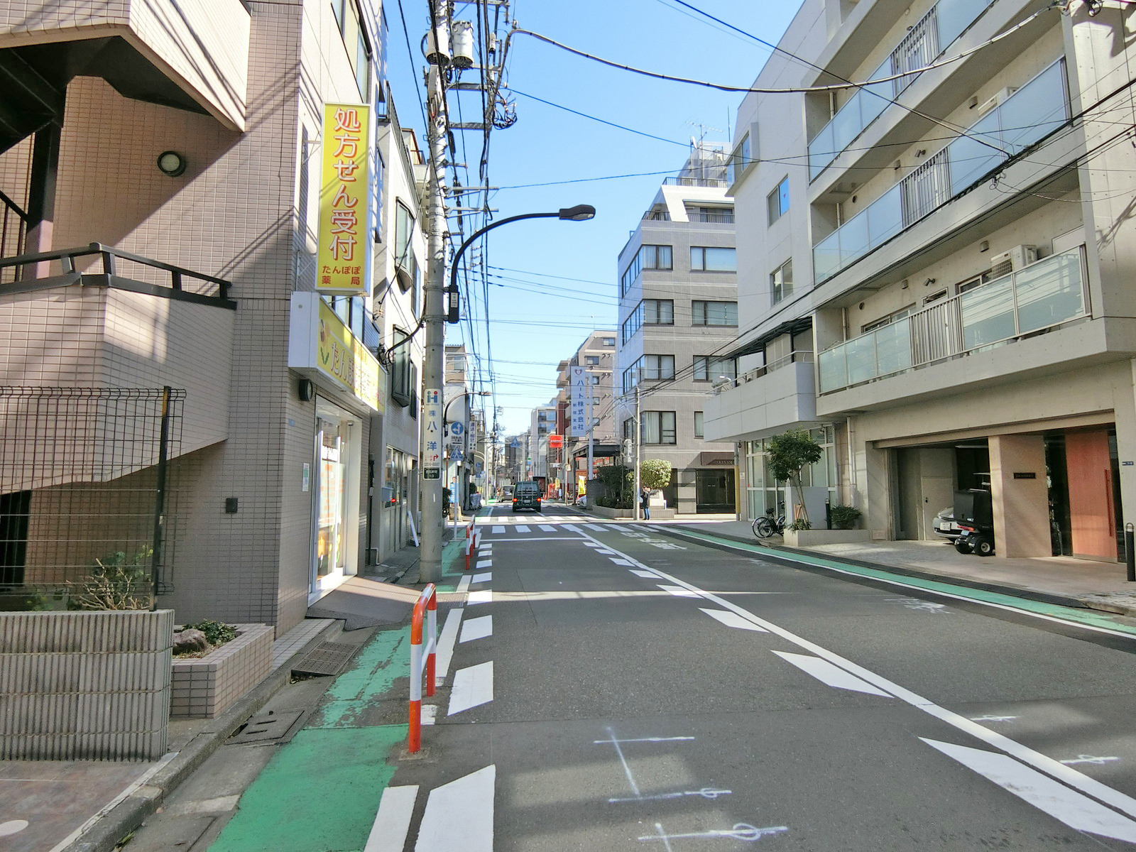 柳沢ビル前面の通り