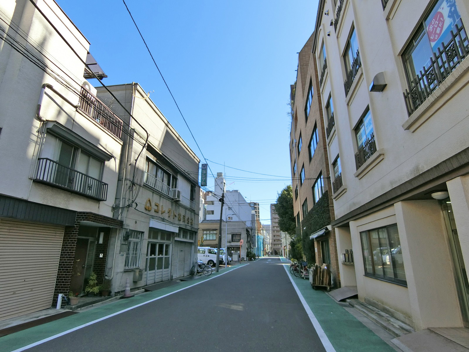 大栄パレス2前面の通り