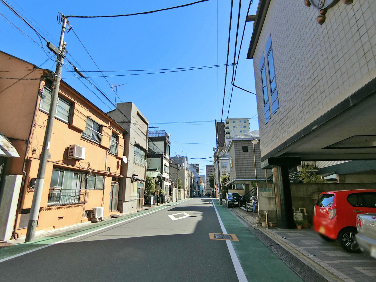 周辺は落ち着いた雰囲気のエリア