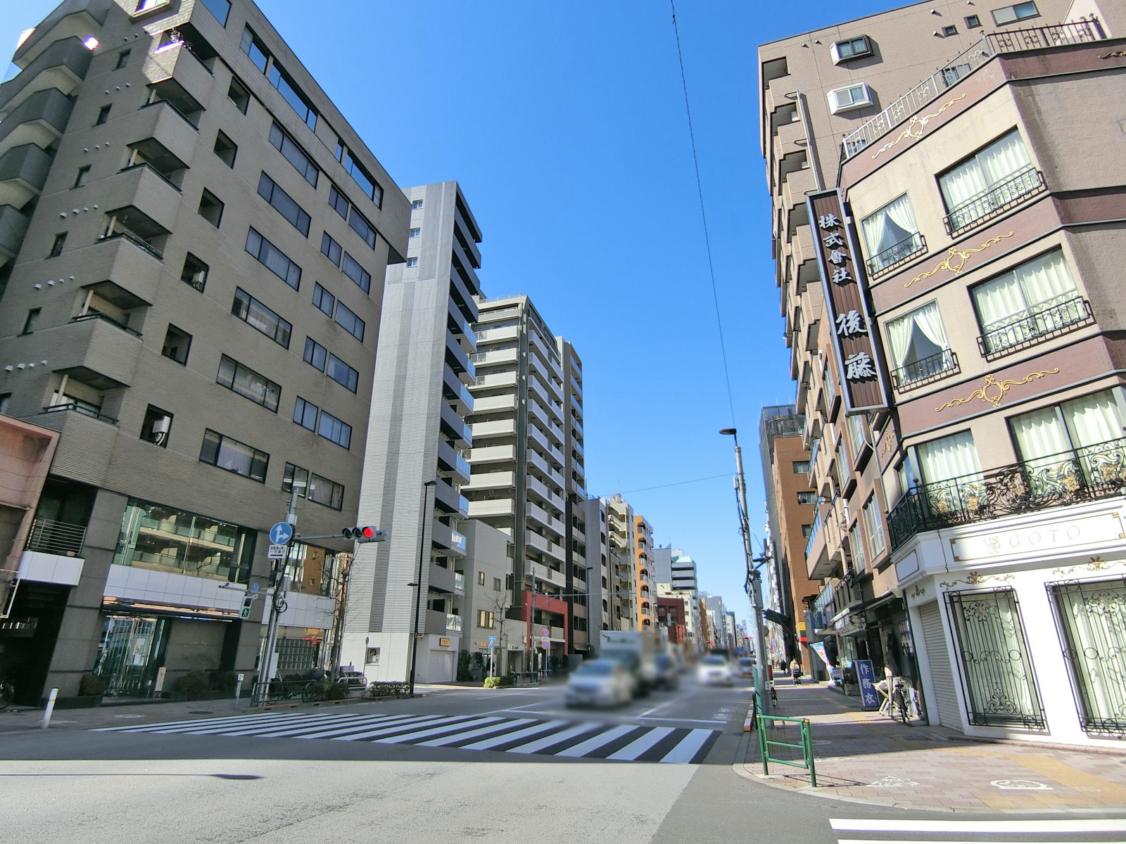太和ビル前面の春日通り