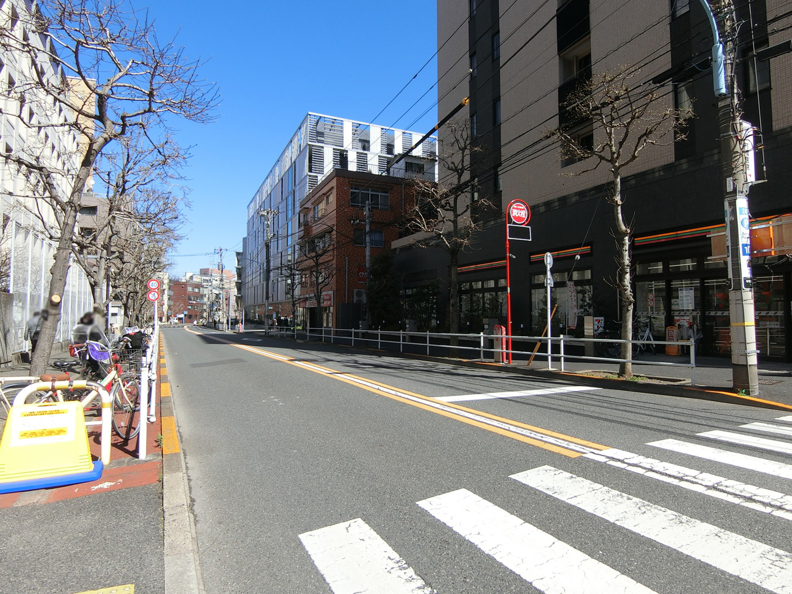 ウエステール早稲田前面の通り
