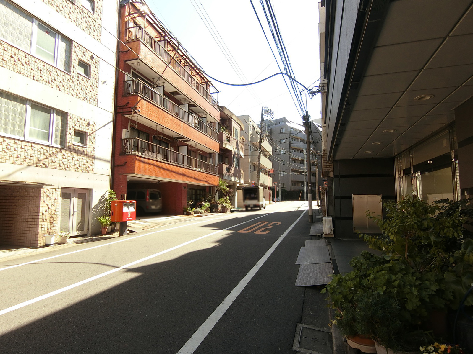 OKADOビル前面の通り