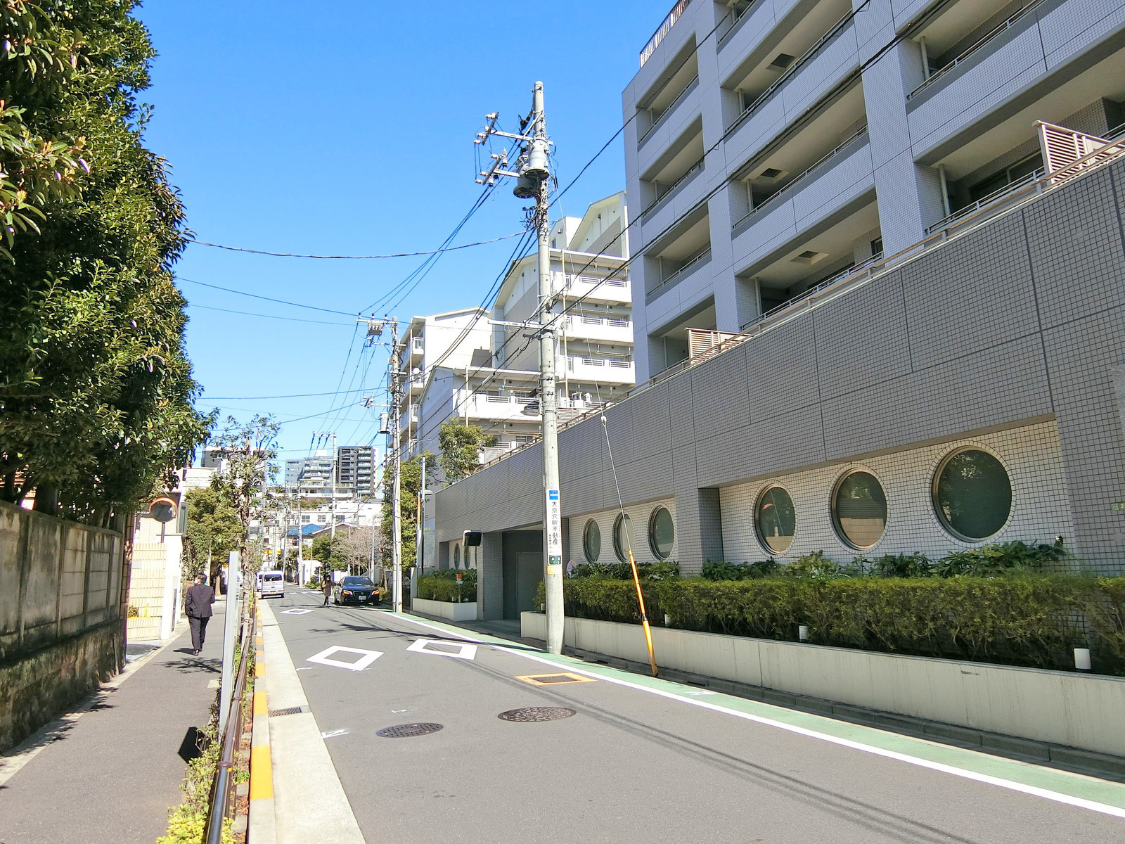 周辺は閑静なエリア