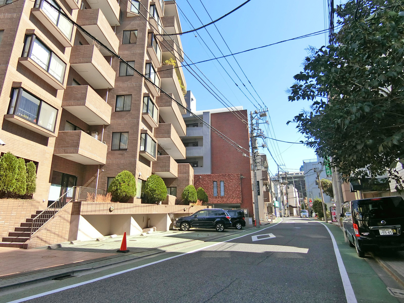 周辺は閑静なエリア