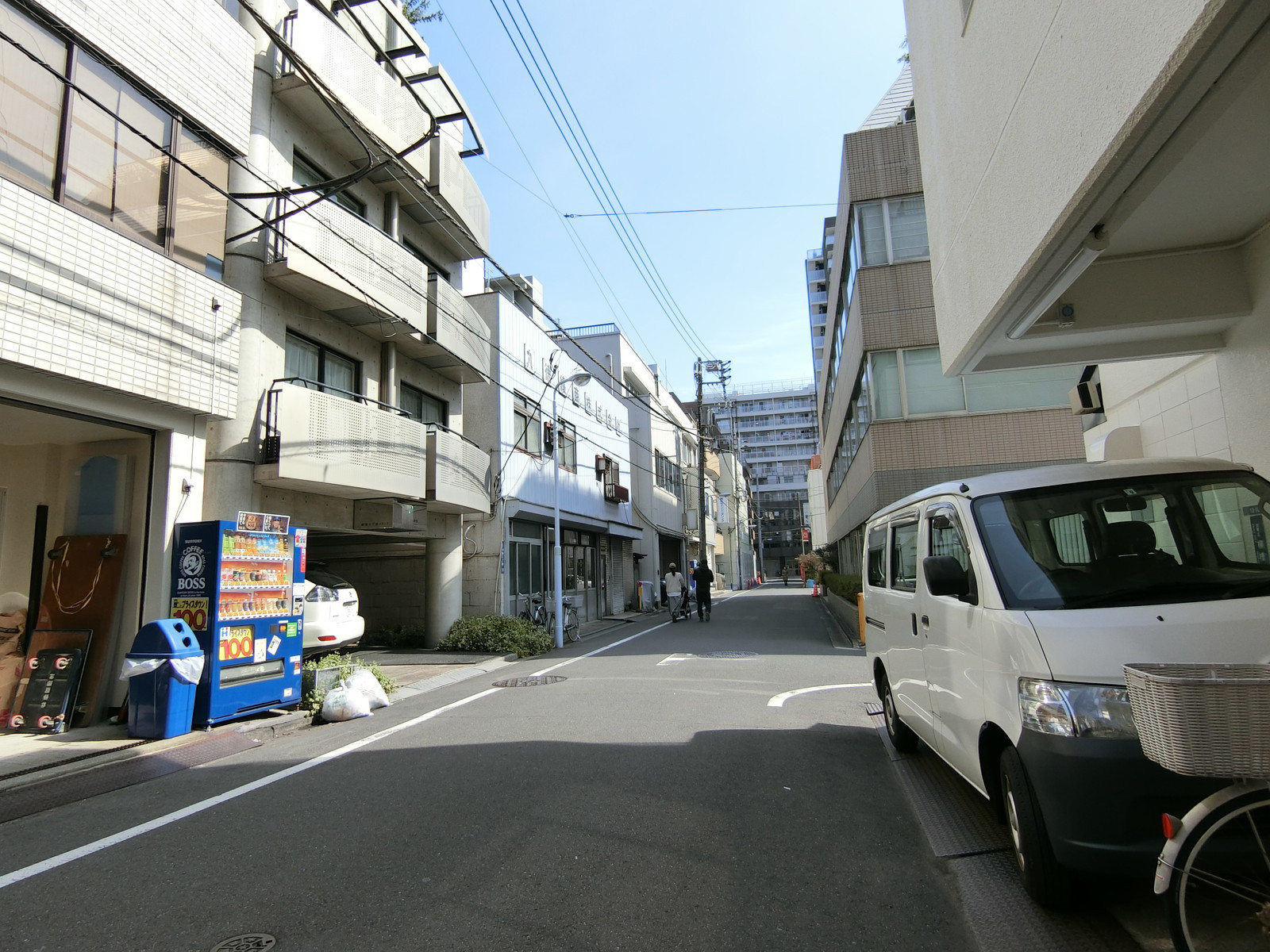 ヂャンティ第2ビル前面の通り