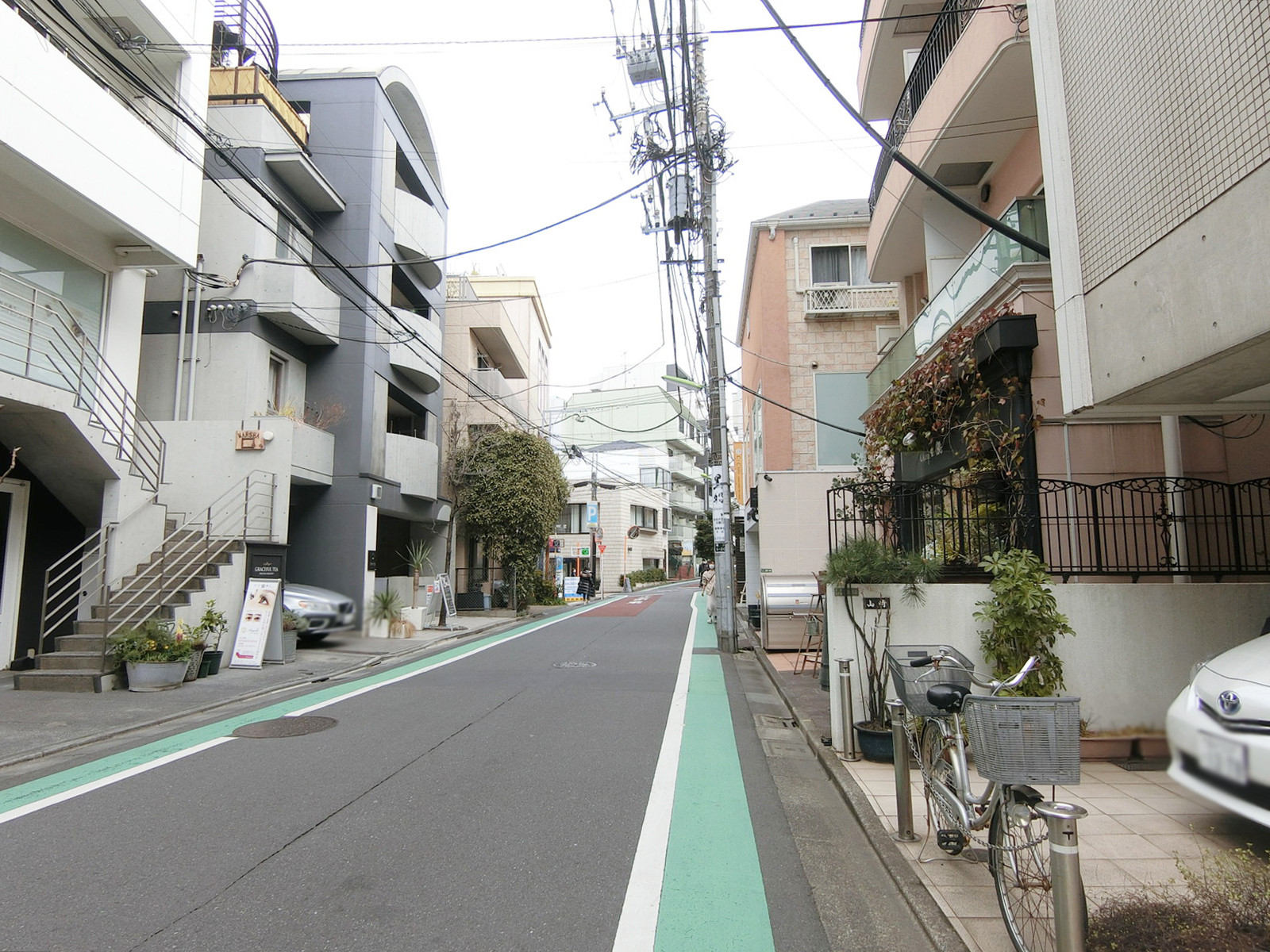 JIYUGAOKA-K’s前面の通り
