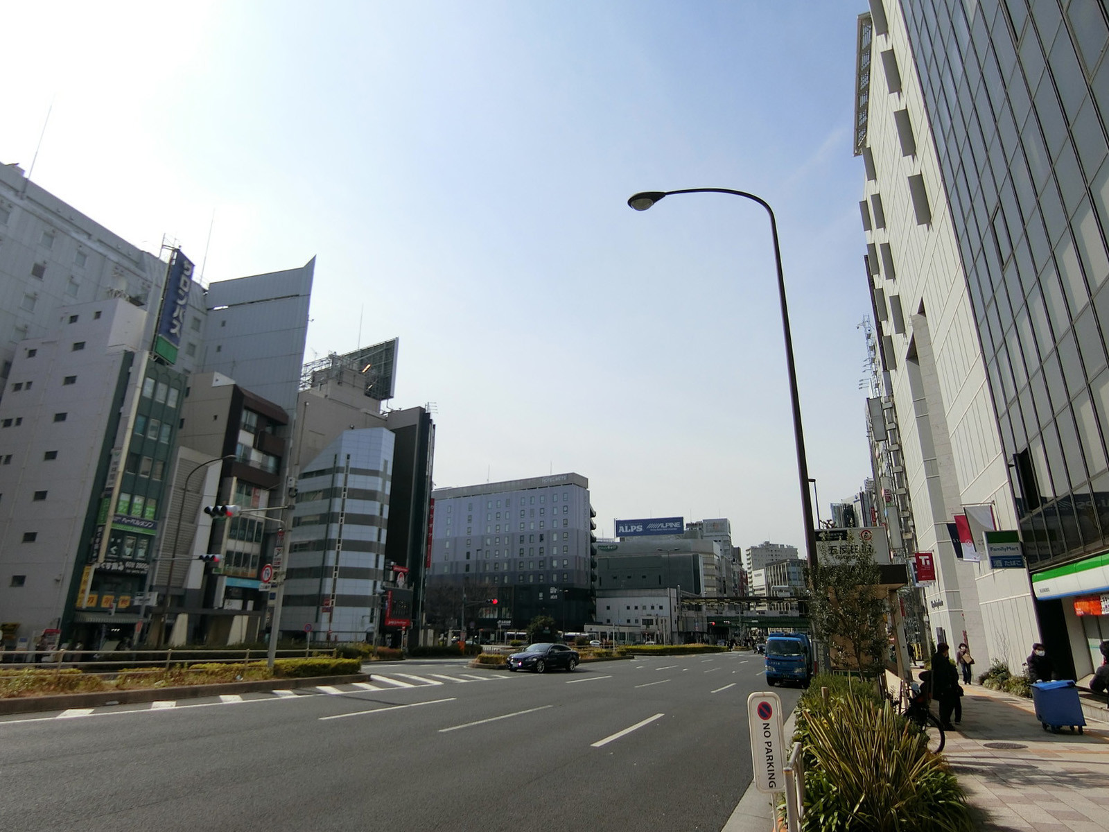 MLJ五反田ビル前面の桜田通り