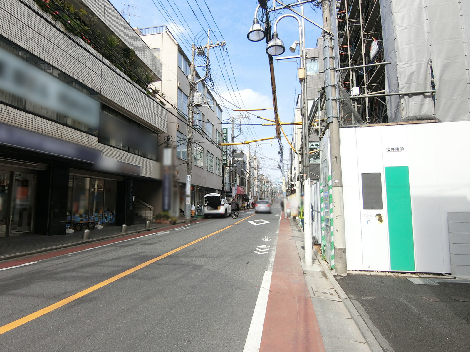 福松ビル前面の自由通り