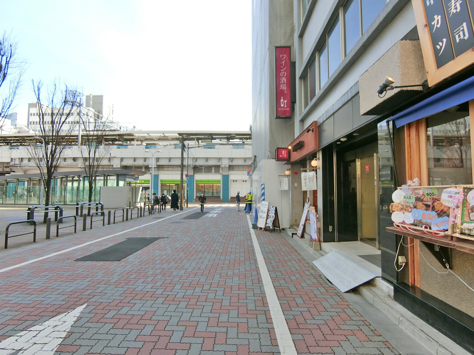 福寿ビル前面の通り