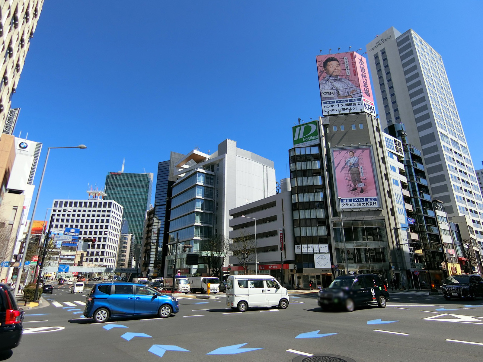 スプライン青山東急ビル前面の通り