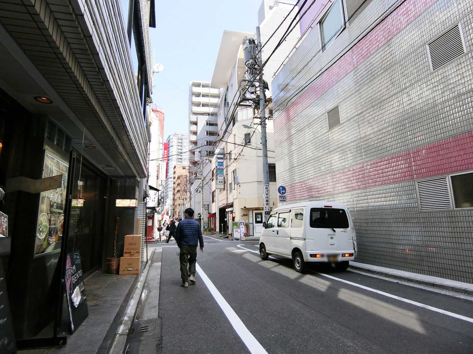 原町ビル前面の通り