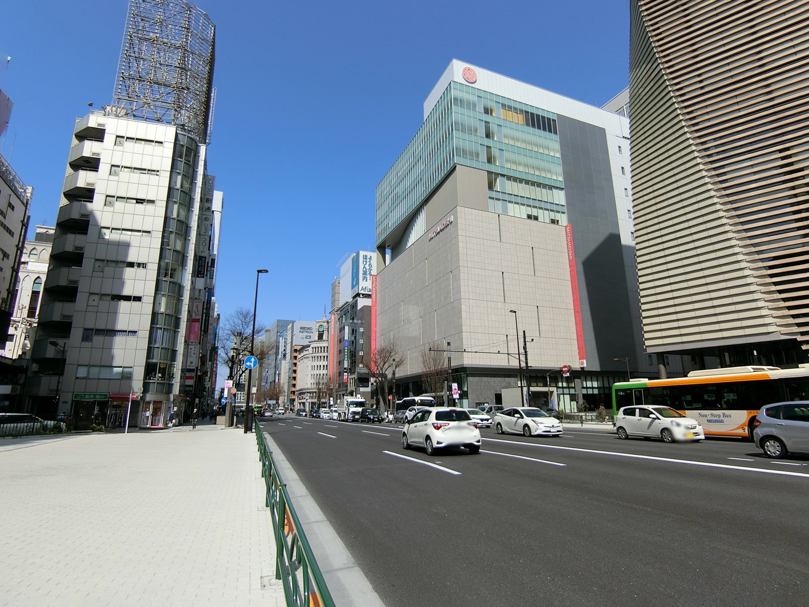 至近の晴海通り