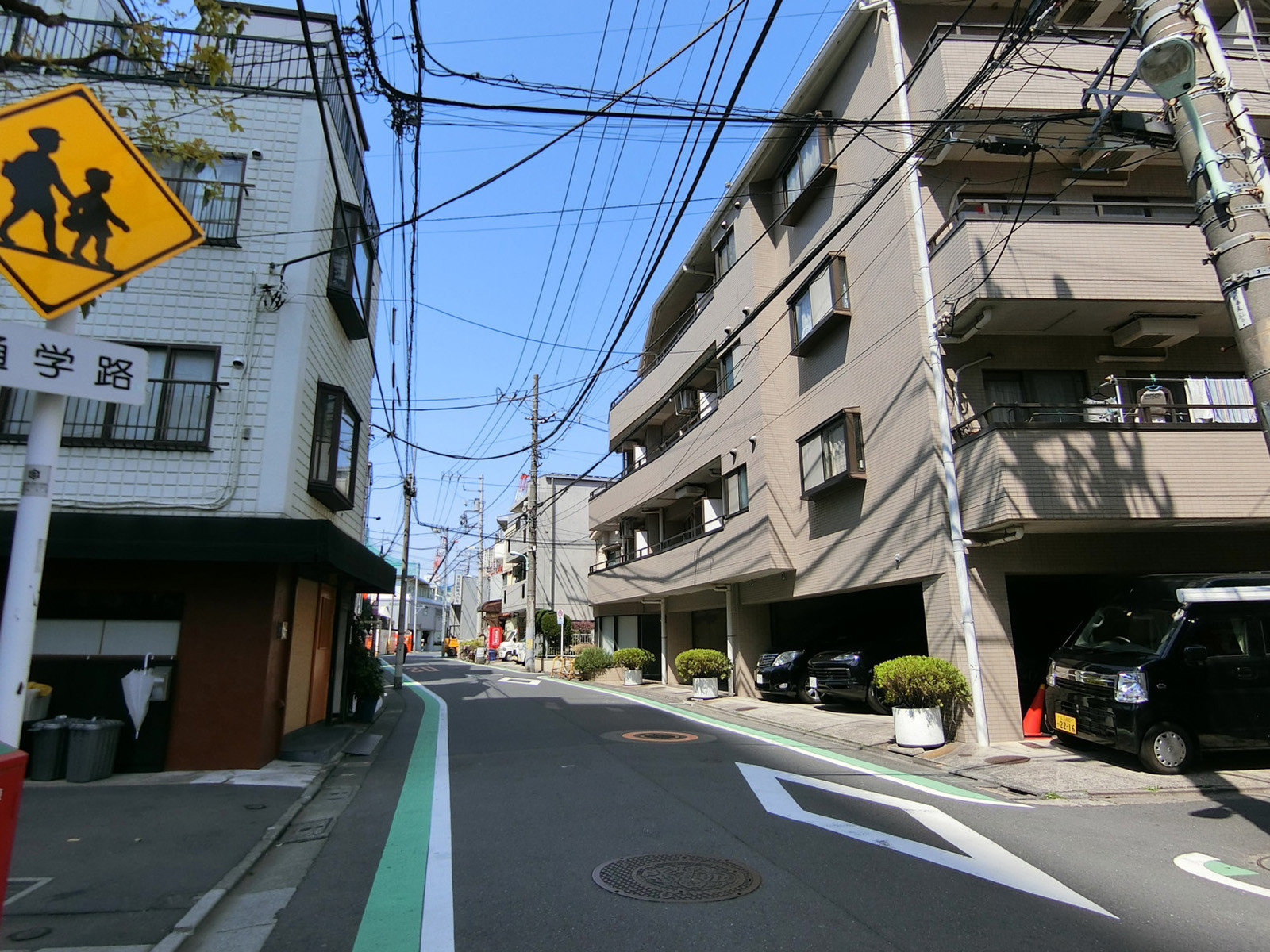 サンライト追川ビル前面の通り