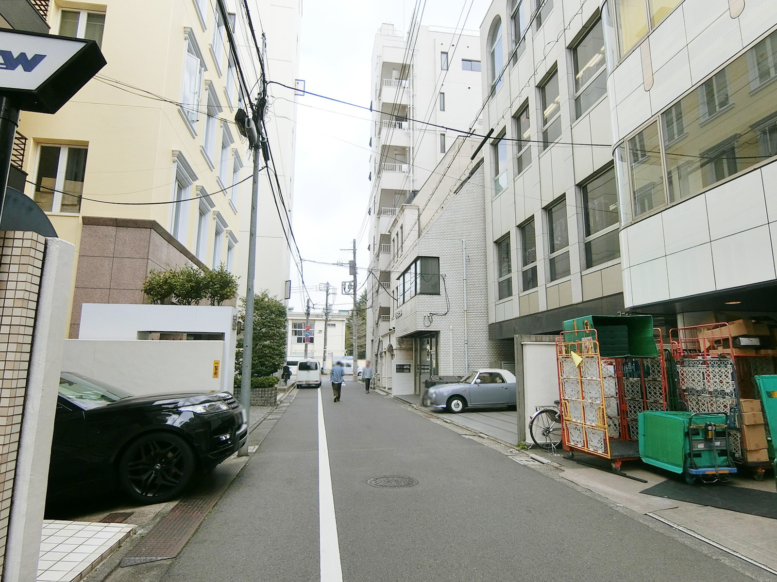 BM原宿ビル前面の通り