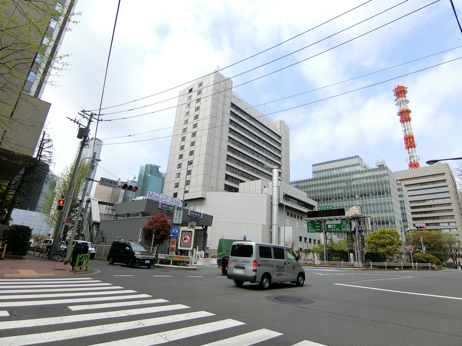 周辺の新大橋通り