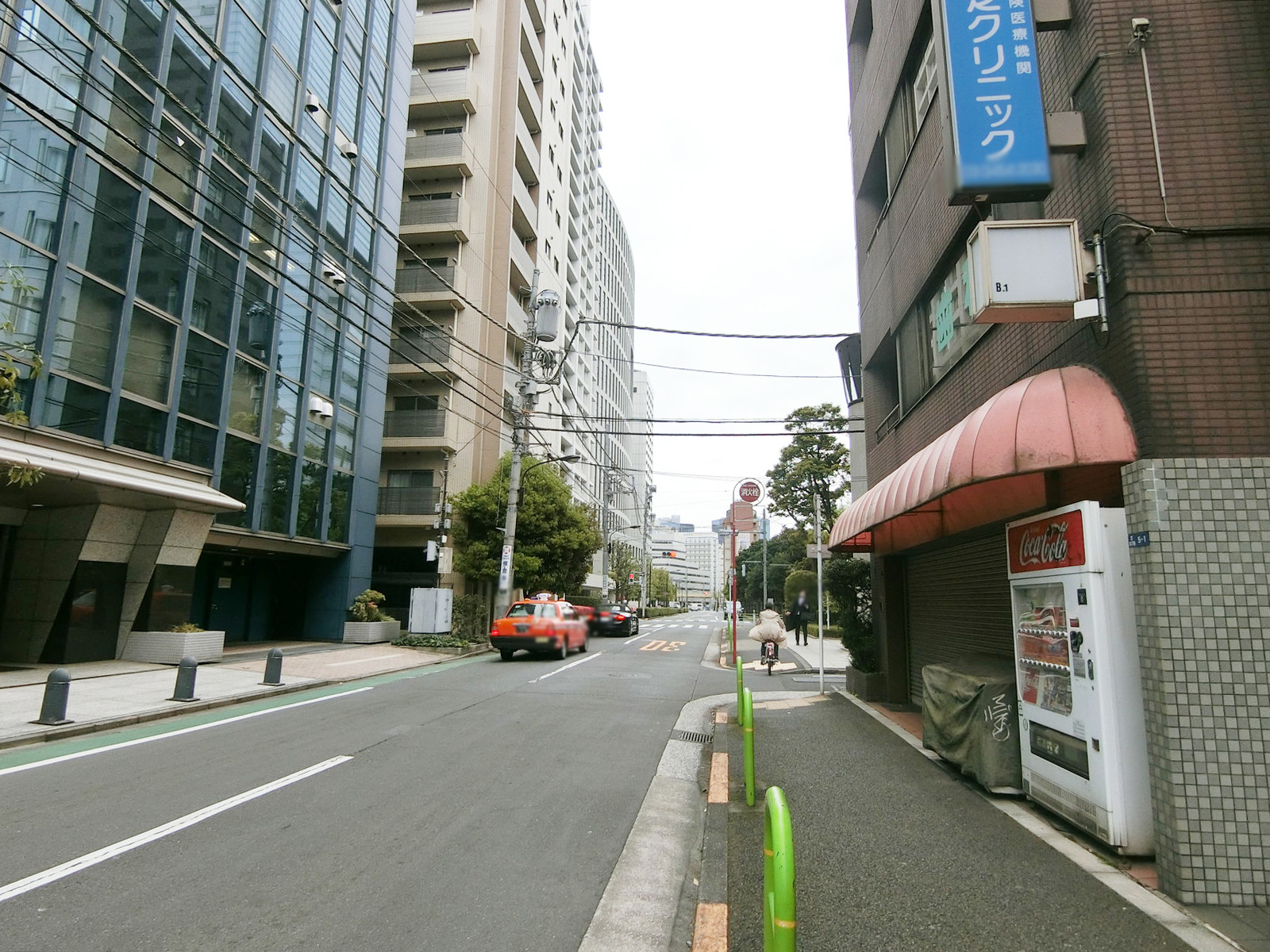ラウンドクロス三田	前面の通り