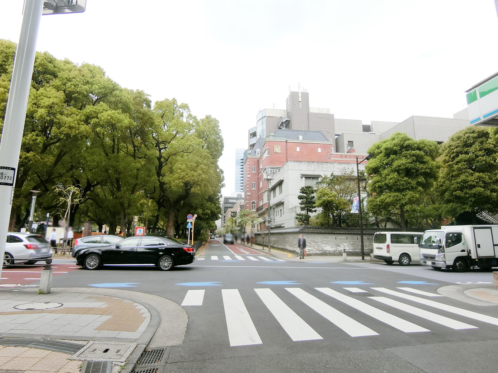 芝パークビルディング前面の通り