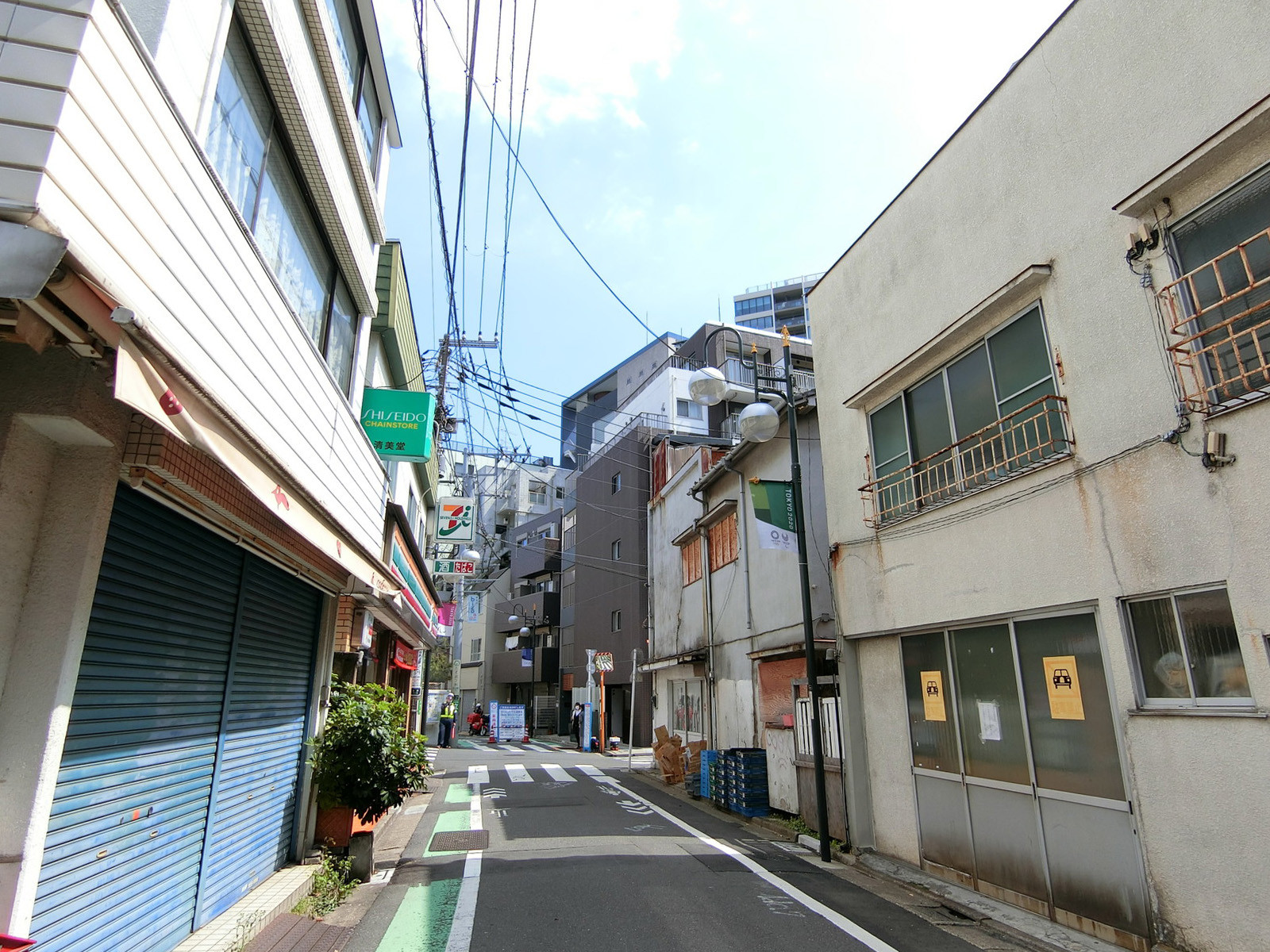 周辺は落ち着いた住宅街