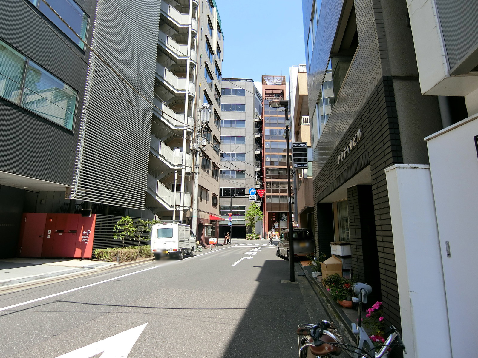谷口Tokyoビル前面の通り