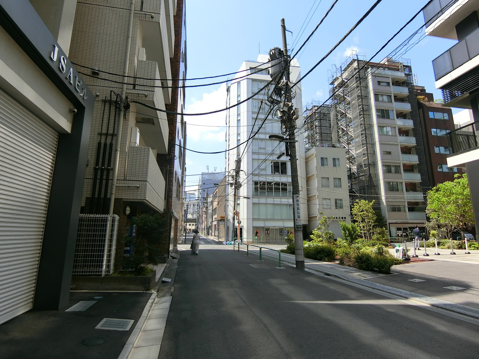 JSAビル前面の通り