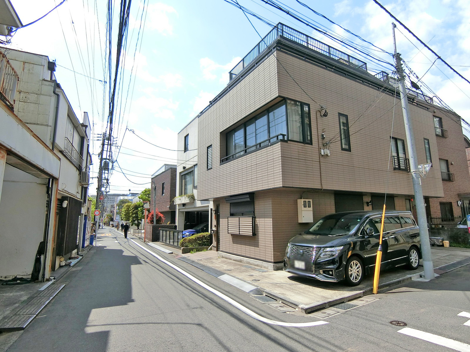 周辺は閑静なエリア