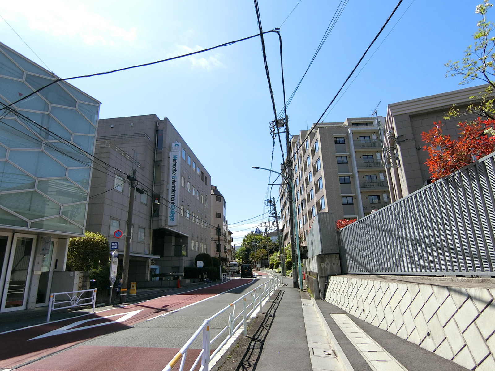 茶屋坂T&Kビル前面の通り
