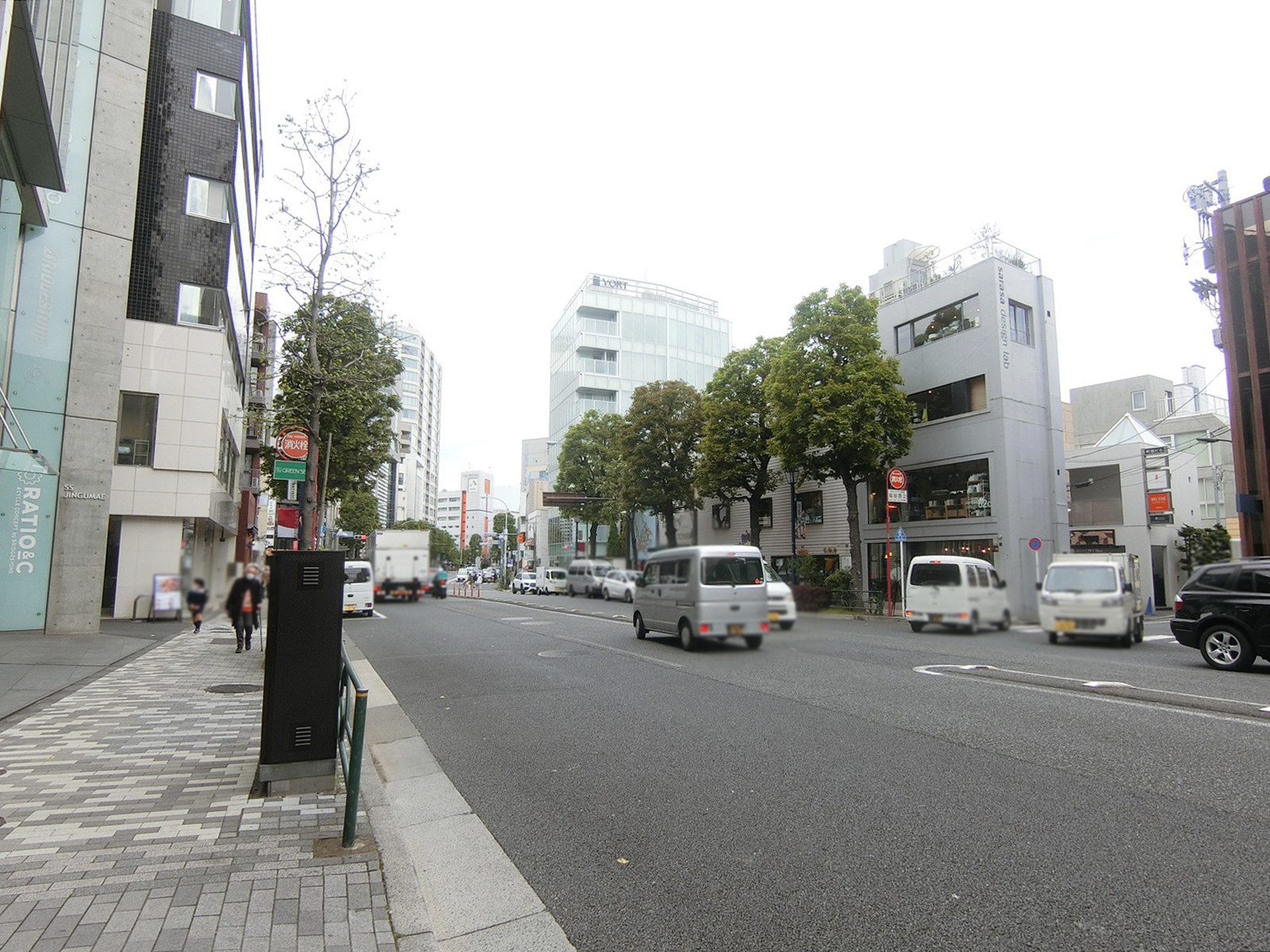 BELL TOWN青山前面の外苑西通り
