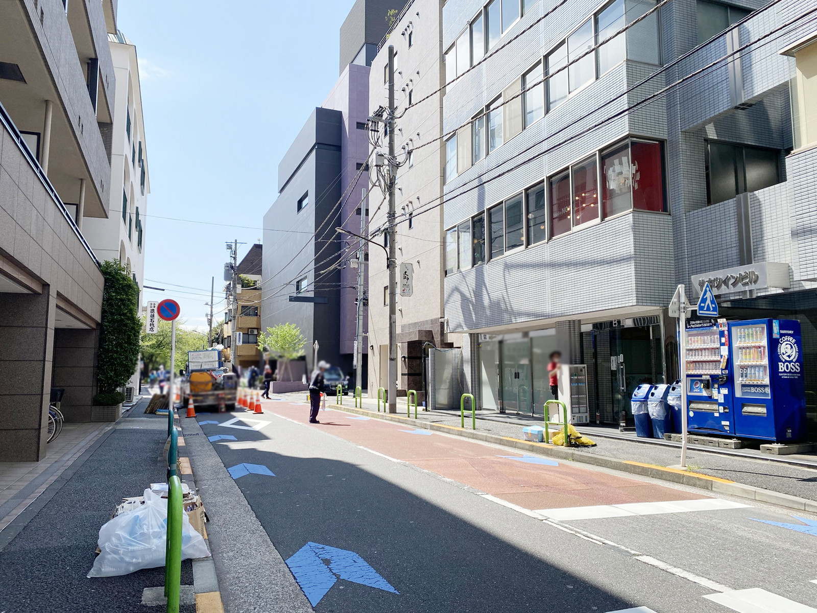 竹中ツインビルA棟前面の通り